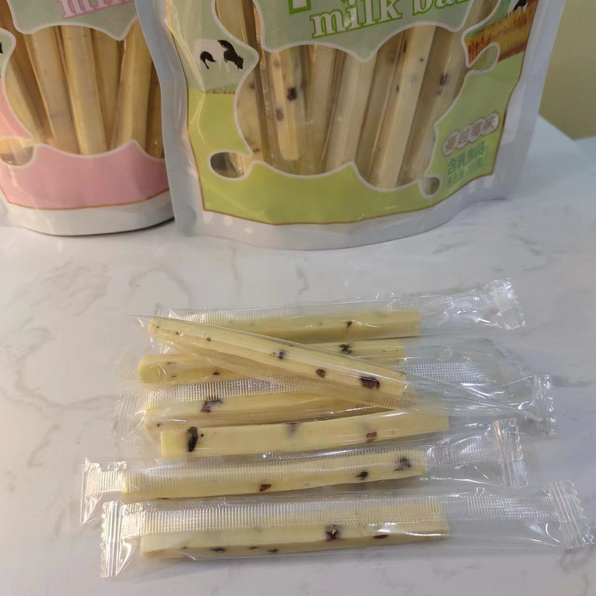 云南特产 高原味奶条 玫瑰花味 蓝莓味 曼越莓味 200克/袋