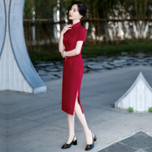 新品 酒红色改良旗袍年轻妈妈高考送考新娘敬酒服小个子连衣裙婚宴