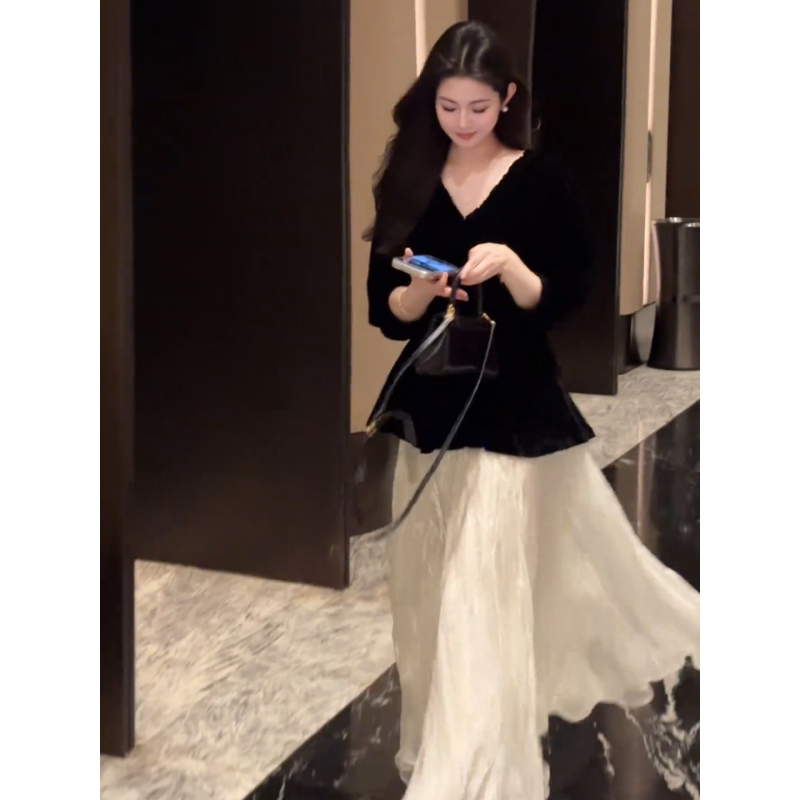 法式轻奢风质感V领宽松上衣女设计感绝美蓬蓬百褶长裙