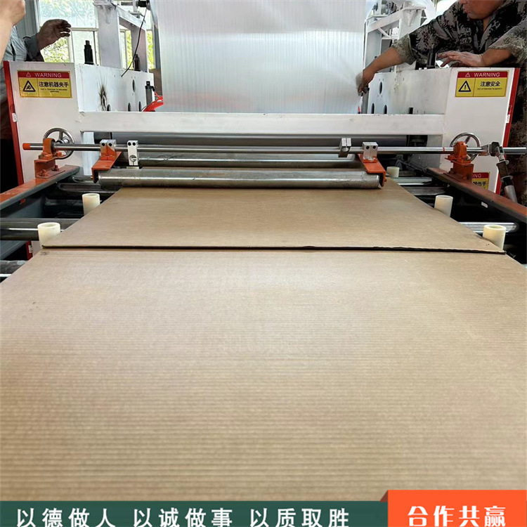 隔热岩棉板铝箔不干胶复合机 毛毡布贴布机 EVA泡沫离型纸贴合机
