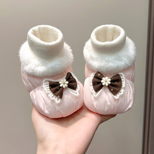 不掉0 9个月宝宝保暖女新生儿袜鞋 1岁软底加绒防水棉鞋 冬季