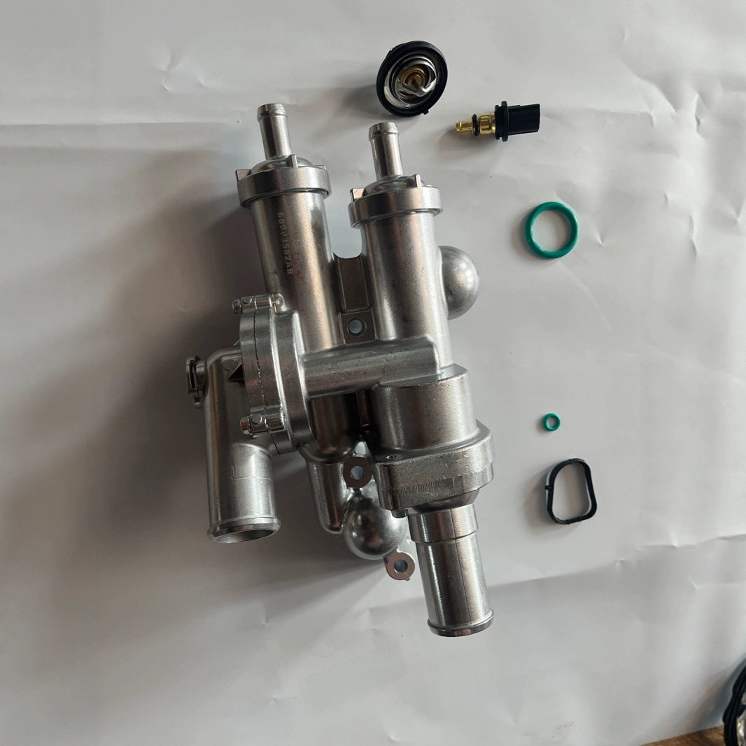 汽车节温器总成适用于克莱斯勒吉普68003582AB调温器