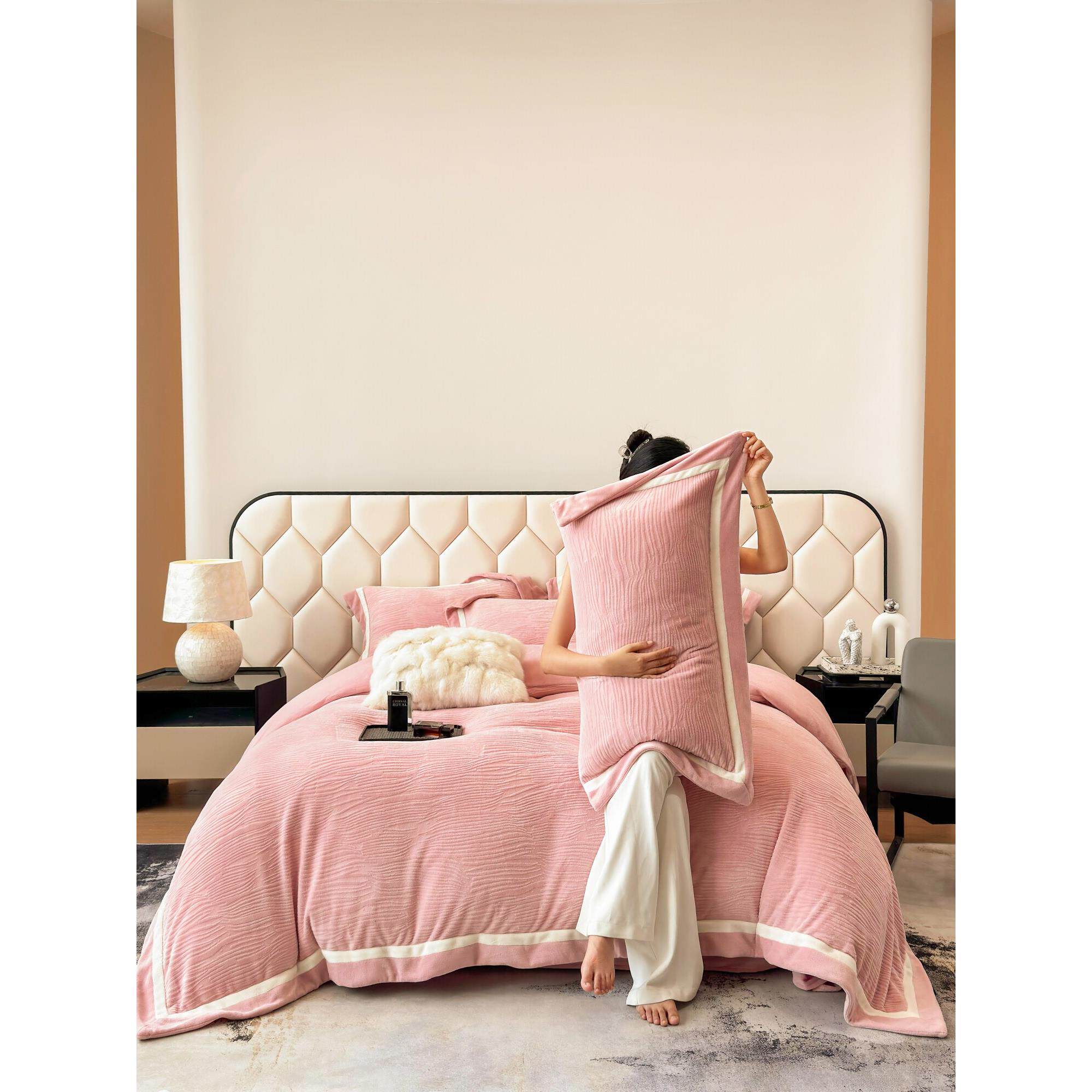 母婴级保暖A类牛奶绒四件套加厚雕花绒被套加绒冬季裸睡床上用品4