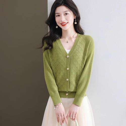 V领镂空气质短款外套女春装2025新款宽松长袖休闲冰丝针织衫上衣