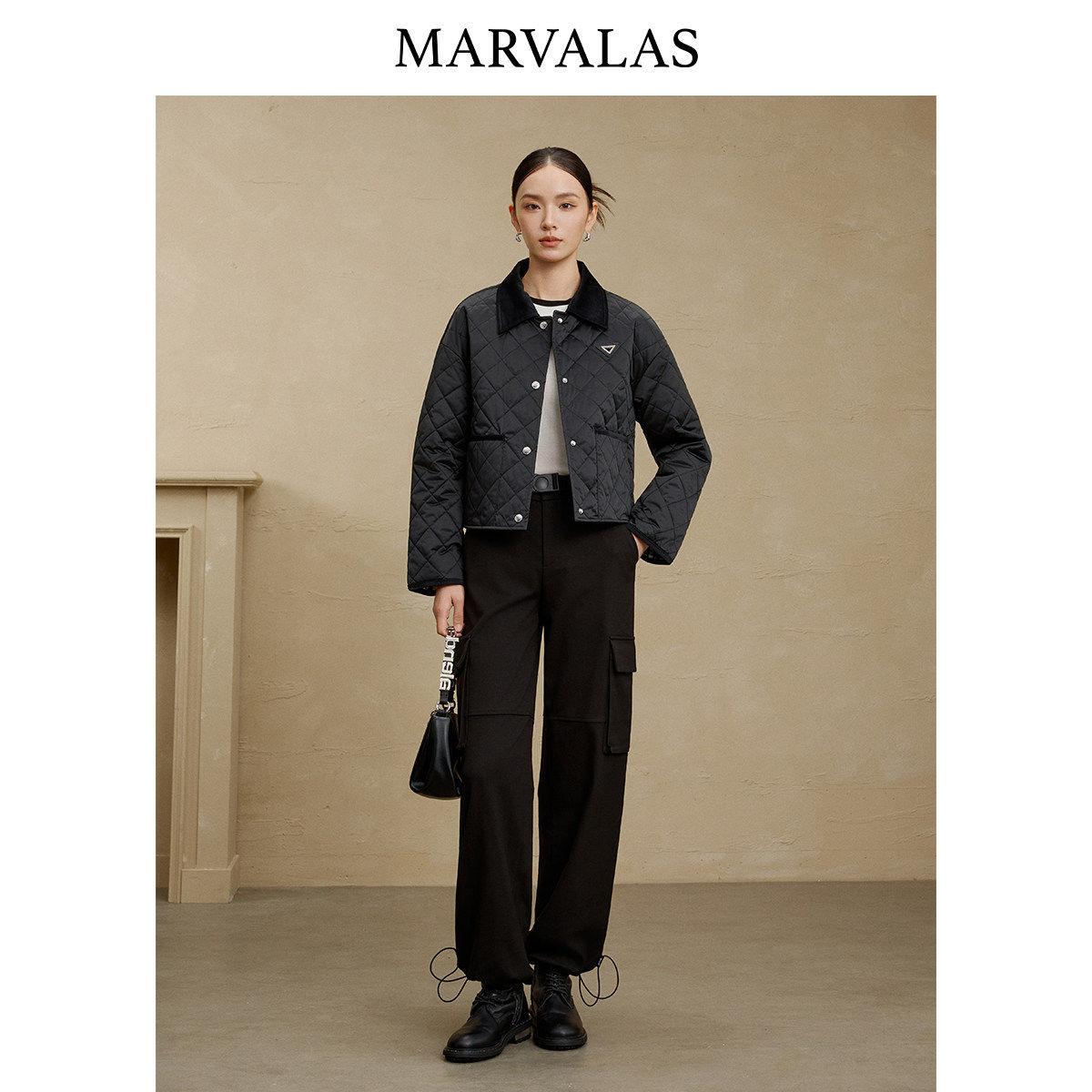 【粉丝专属】曼德诗纯色短外套2025冬季新款时尚菱格设计保暖棉衣