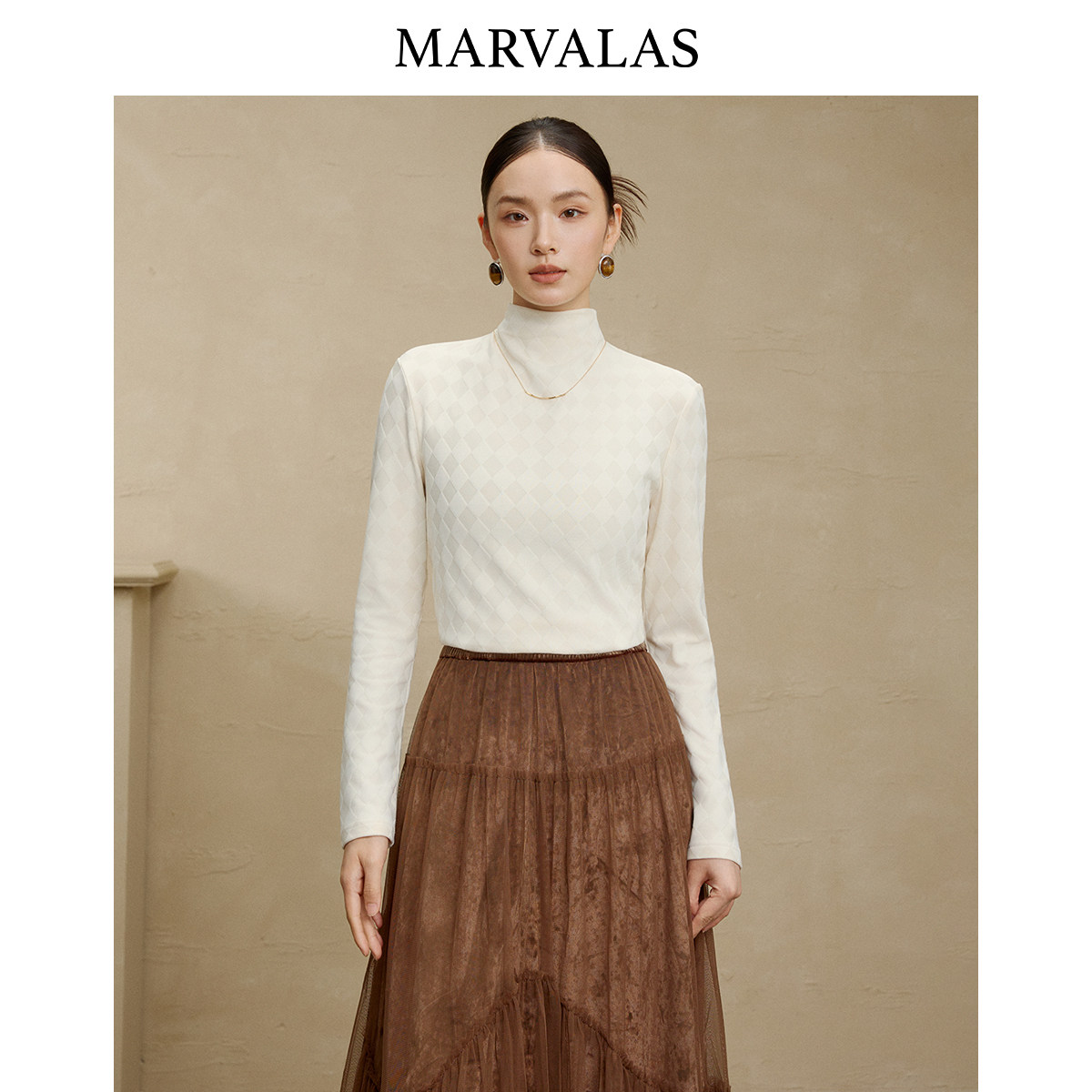 【添添粉丝专属】曼德诗菱格暗纹T恤2025冬季新款一体半高领打底,女装/女士精品,T恤,淘宝优惠券,粉丝福利购,淘宝优惠卷