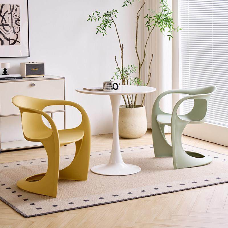 飘带椅北欧简约设计师休闲椅扶手咖啡厅休息区会客洽谈椅塑料餐椅