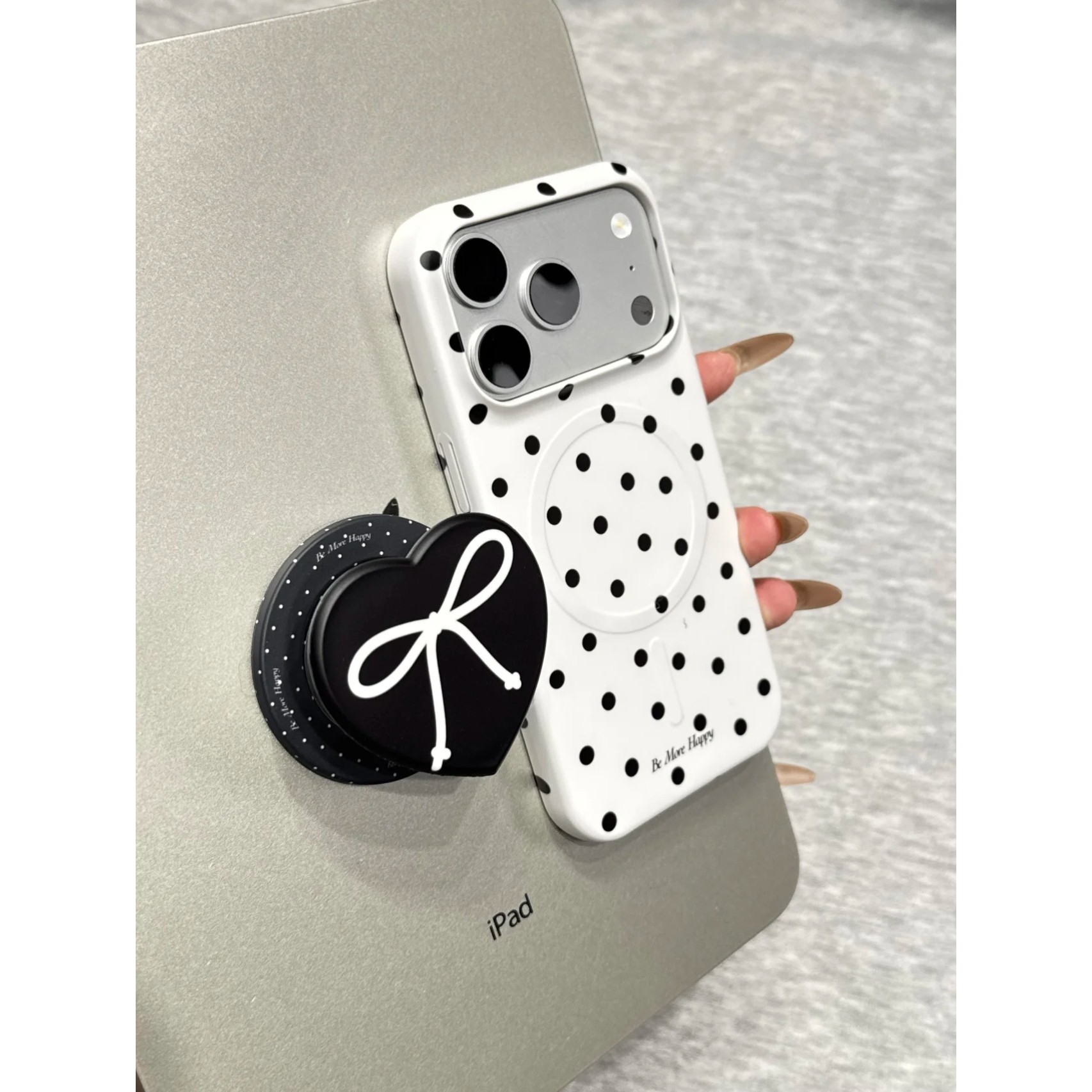 MOMOMOSTUDIOS小众ins韩系白底波点蝴蝶结磁吸支架适