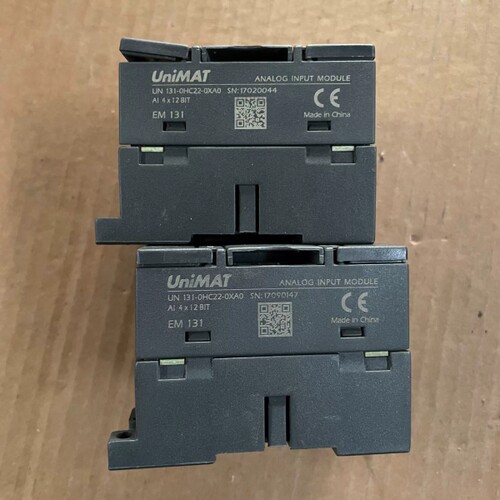 亿维PLC控制模块，型号:131-0HC22-0XA0。正常