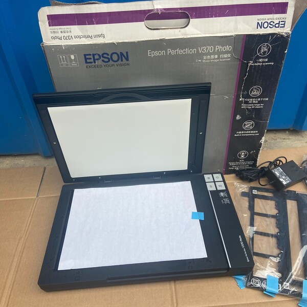 爱普生V370底片扫描仪 机器新、无拆、使用