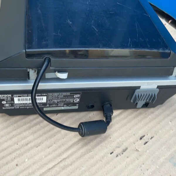 爱普生V500底片扫描仪 带底片夹！片需