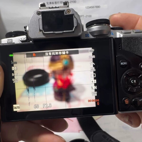 奥林巴斯E-M10单 带19mm议价