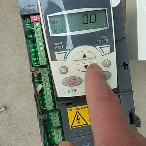 ，ACS510－5.5千瓦变频器出售，通电正常看视频，议价