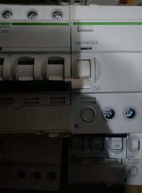 议价小型断路器，4P10A.7 只，4P32A..10只，