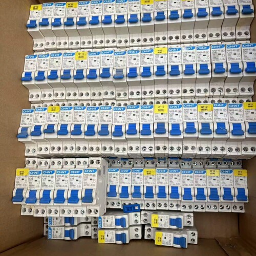 正泰NXB-40空气开关，1P+N双进双出，C10型号，23议价