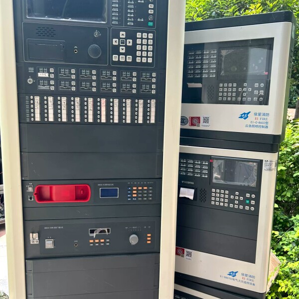 依爱JB-TGL-EI8000G型联动控制器,几乎全新,