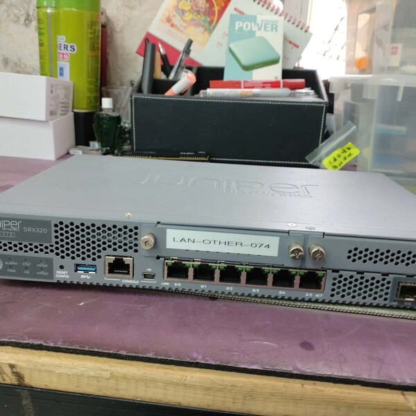 议价Juniper SRX320小型防火墙，原装，后配电源。6个