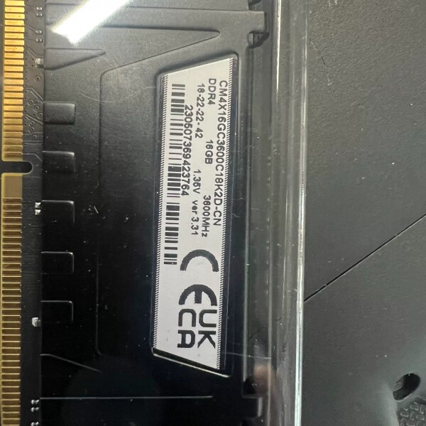 原装全新海盗船16G DDR4 3600内存条，全新正品，保