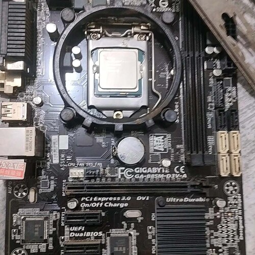 议价技嘉GA-B85M-D3V-A主板，台式机拆机，带CPU，接