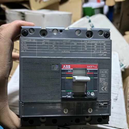 塑壳断路器XT2S160 TMA80A 4P议价