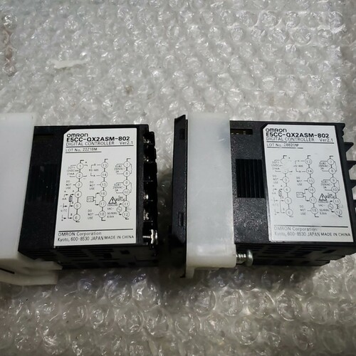 E5CC-QX2ASM-802温控器2个，其中1个议价