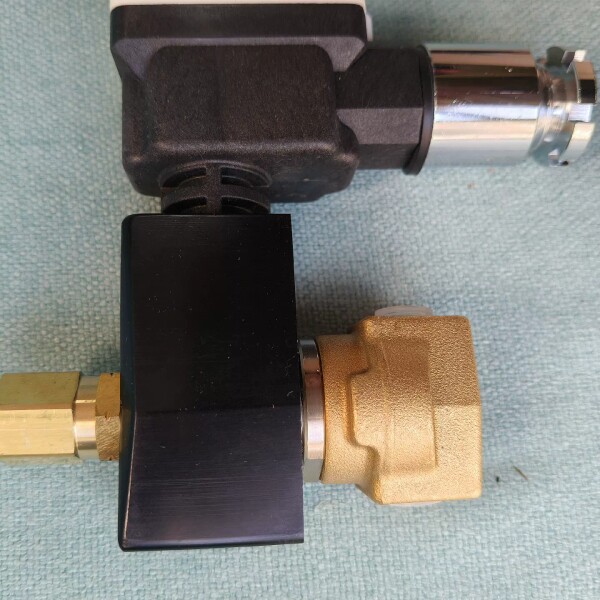 非标价ADK11-20A-02E鐢电闃�议价