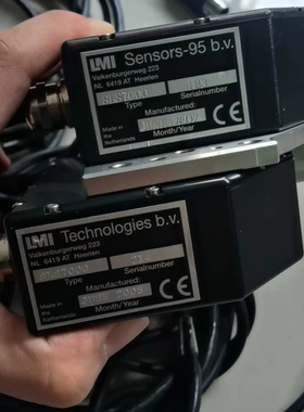 LMI Selcom激光传感器SLS2000TM两个