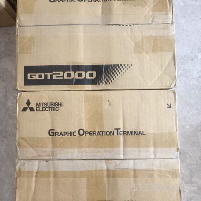 GOT2000图形操作终端，型号GT2712-STBA/
