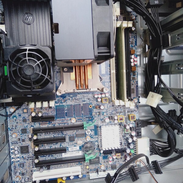 惠普Z420图形工作站主板。 Z420 设备主板。带芯片内存议价