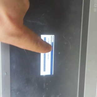 议价昆仑通态TPC1061Hn触摸屏！通电卡在这界面不动了，便宜