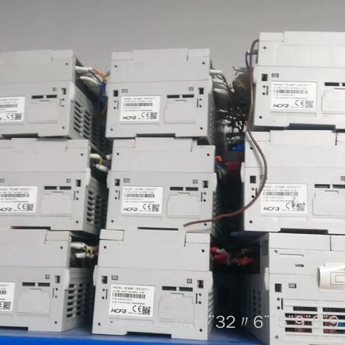 禾川PLC  HCA8P-32x32YT  9个，成色九