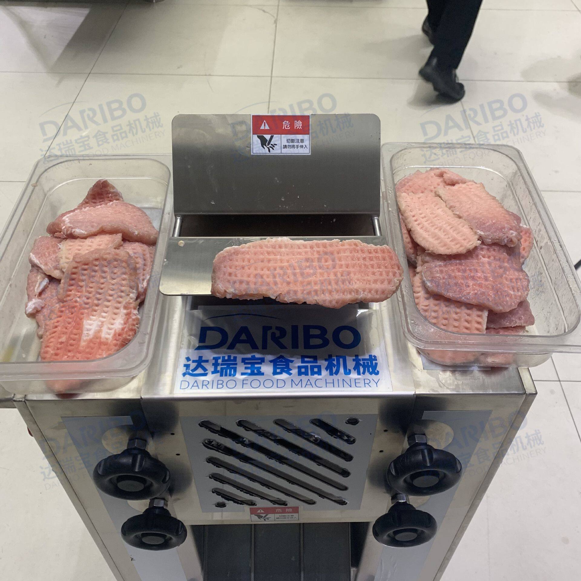 *台湾嫩肉松肉机猪排碾压断筋膜设备团餐配送牛肉嫩化捶打机