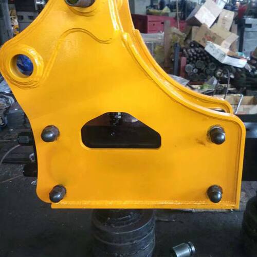 挖机带破碎锤开山开矿用液压破碎锤设备挖机开山破碎头