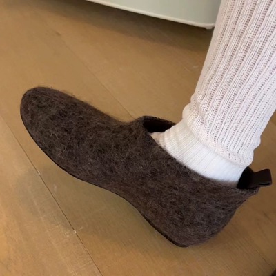 羊皮版~韩版设计感毛茸茸短筒短靴羊毛毡宽口小短靴瘦瘦靴单鞋女