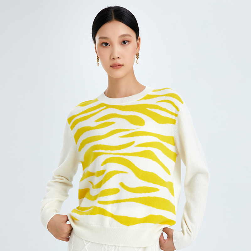 东黎ADF牛奶纹女士针织圆领套衫