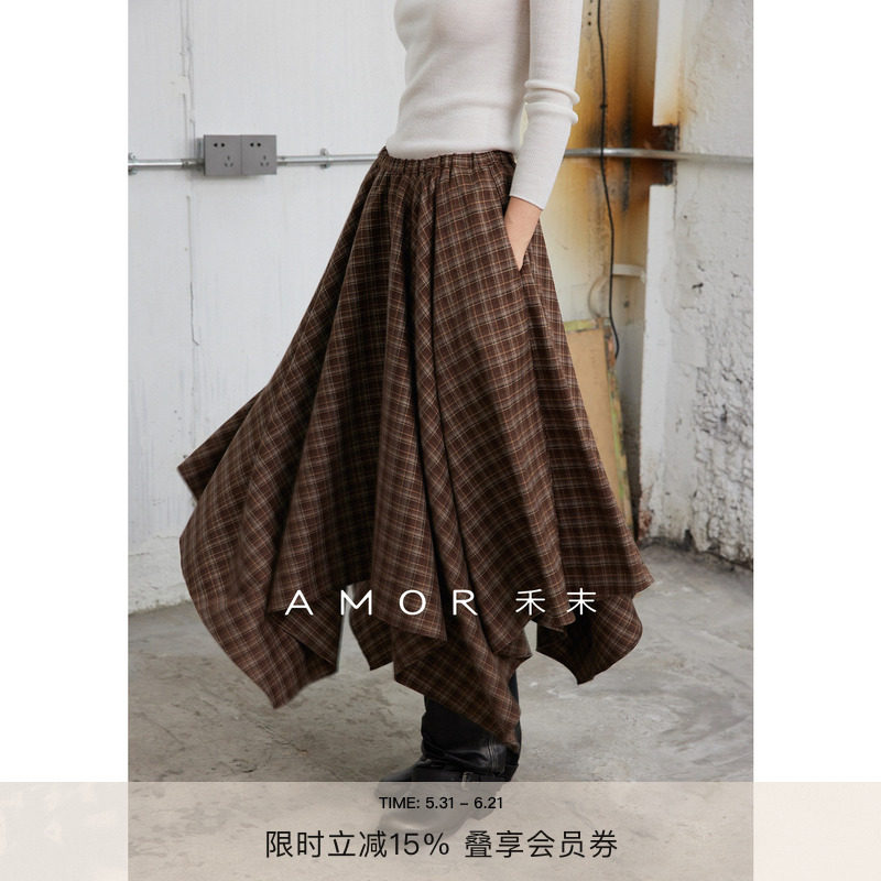 AMOR禾末 “复古序曲”不规则剪裁超大摆复古美拉德格纹半身裙女