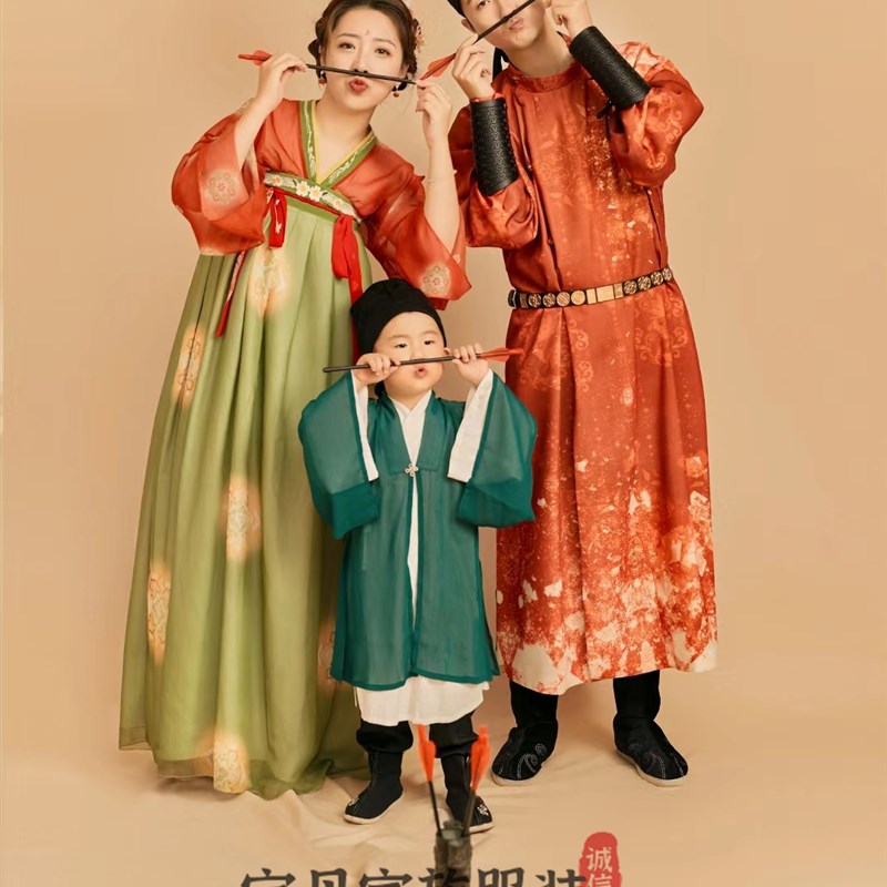 影楼主题服装2023新款复古新中式国潮唐制汉服全家福亲子装摄影服