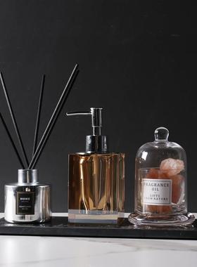 轻奢现代样板房洗手间浴缸旁水晶洗手液瓶香薰收纳托盘组合摆件