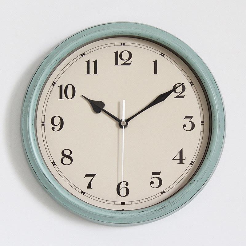 北欧塑料挂钟现代简约欧式大气静音挂表卧室挂钟客厅钟表个性创意