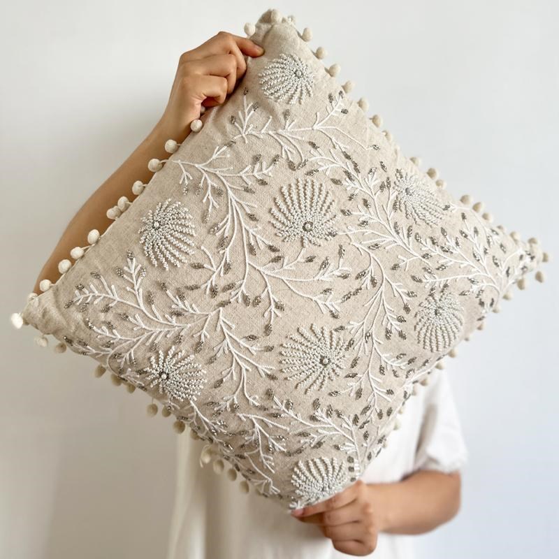 法式轻奢高级客厅沙发抱枕套床头靠垫新中式刺绣花朵珍珠靠枕