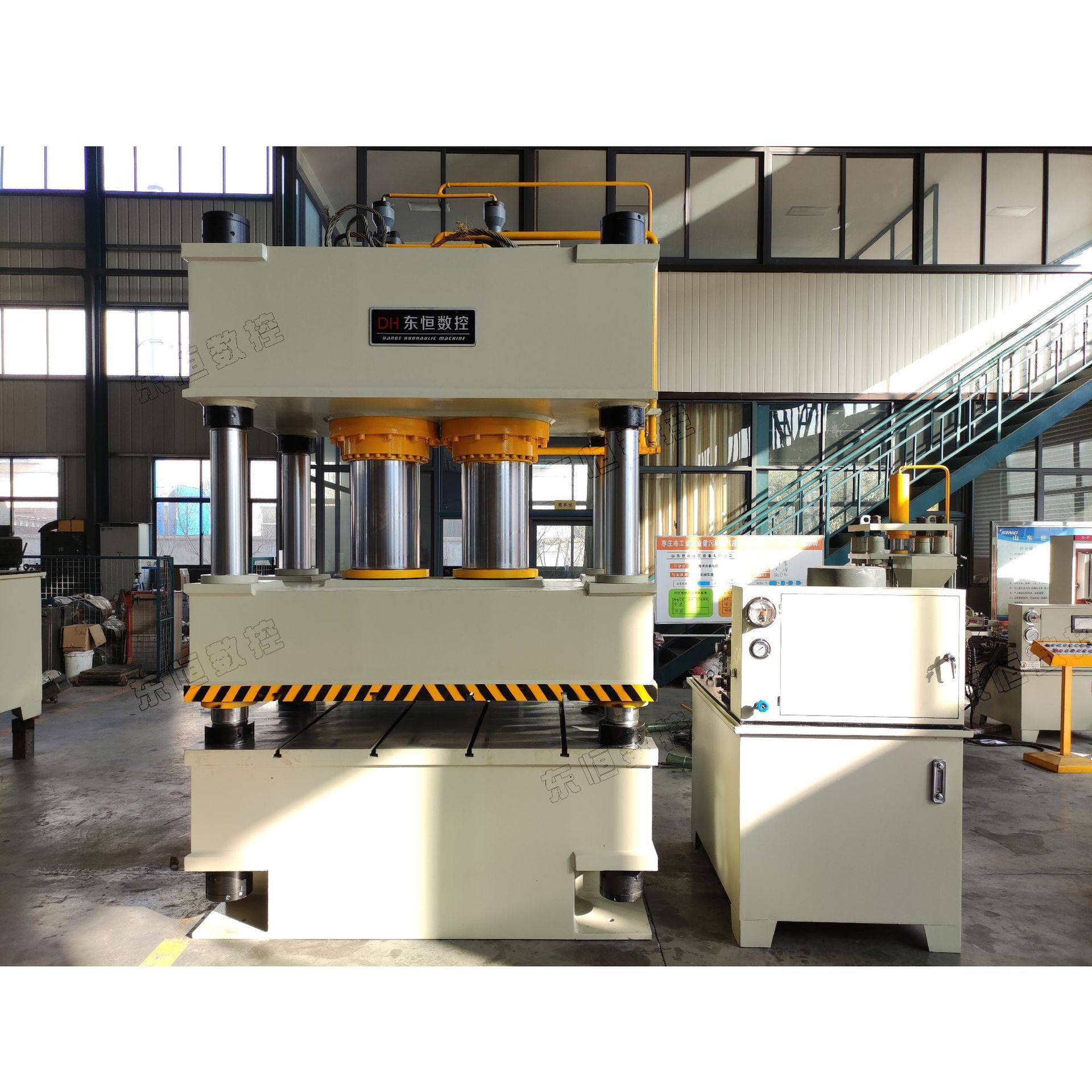 液压机 500吨630吨1000吨多功能四柱油压机滕州厂家直销订制现货