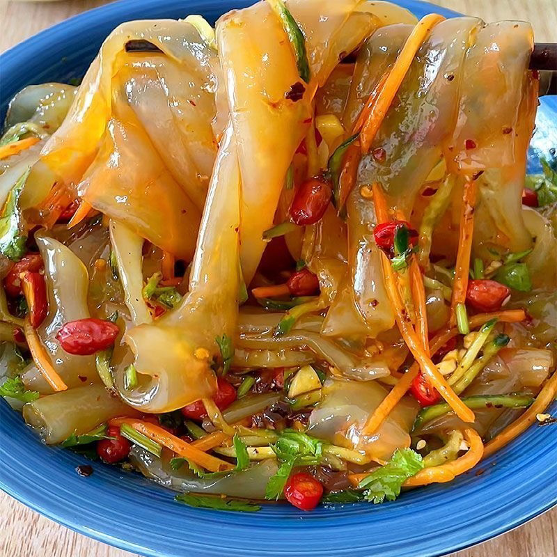 正宗东北大拉皮土豆木薯淀粉水晶宽粉干货凉皮速食凉拌粉皮商用