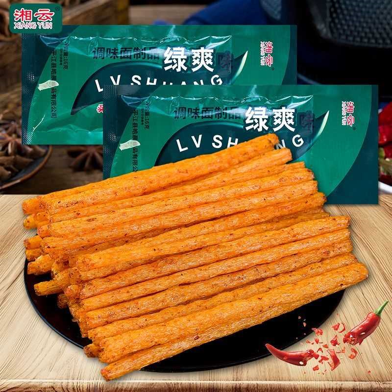 绿爽辣条干吃辣片儿时经典8090后即食小吃麻辣网红休闲小零食批发