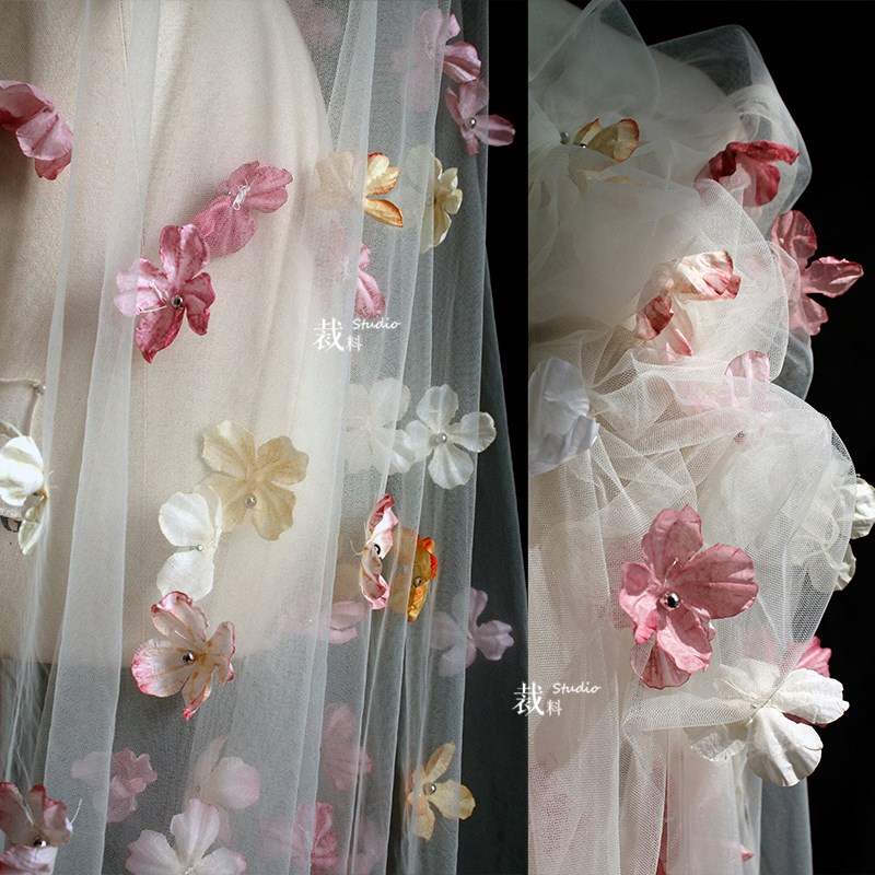 落花 梦幻花朵钉珠透视网纱布料婚纱婚庆背景装饰服装设计师面料