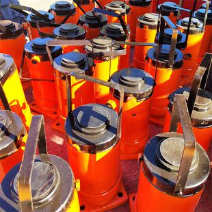 滑膜千斤顶液压千斤顶6T/10T滚珠式滑模千斤顶爬杆烟囱筒仓安装