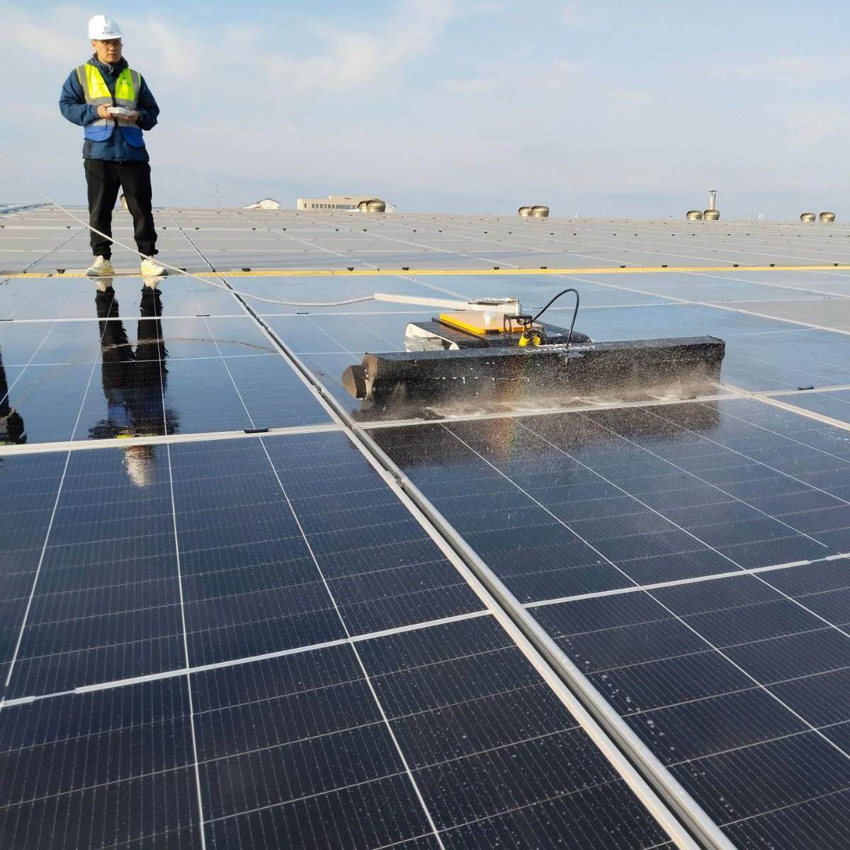 光伏清洗机器人机器人 光伏板扫地设备工具 案例丰富 型号齐全