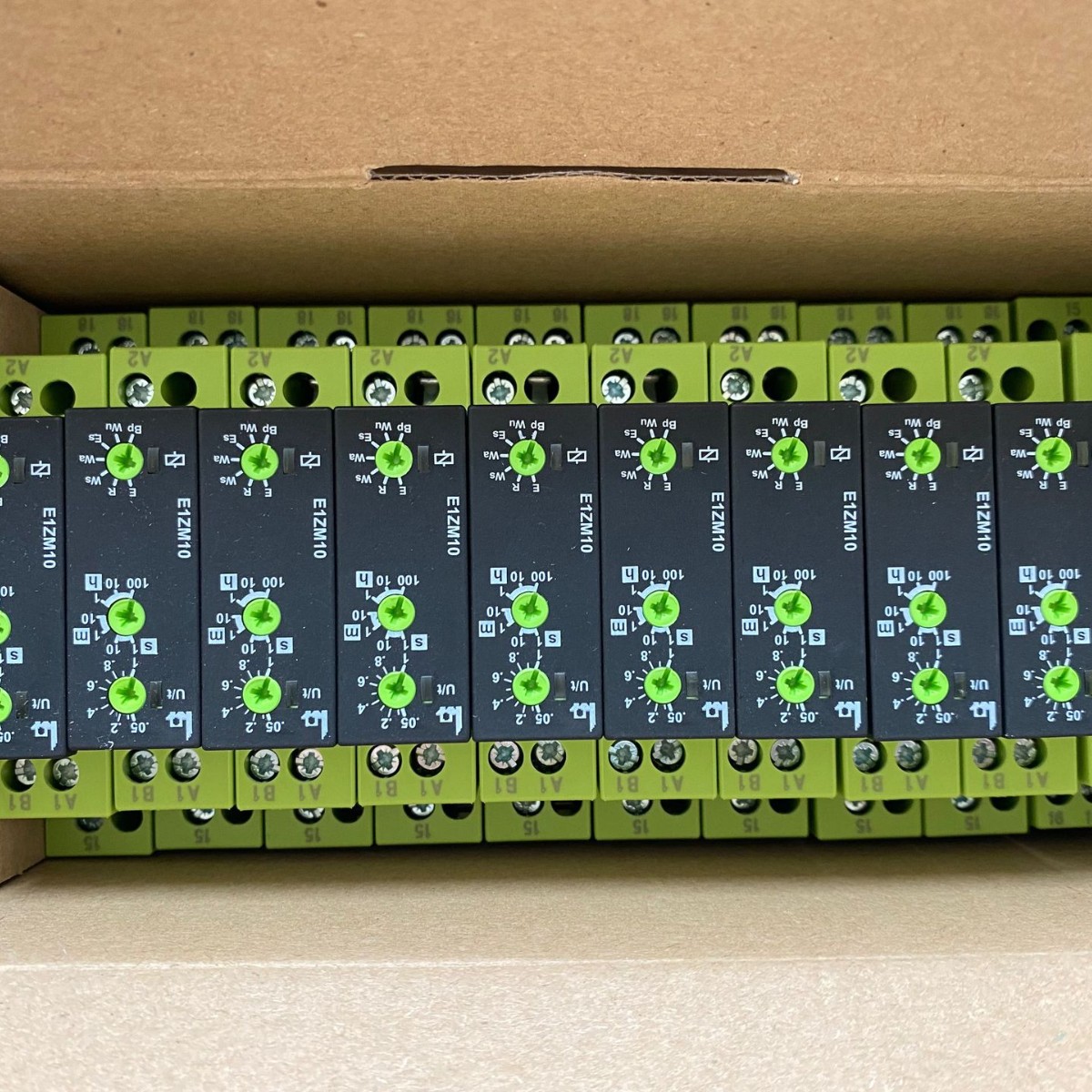 奥地利TELE 继电器 模块 TELE125100 V2ZM10 12-240V AC/DC