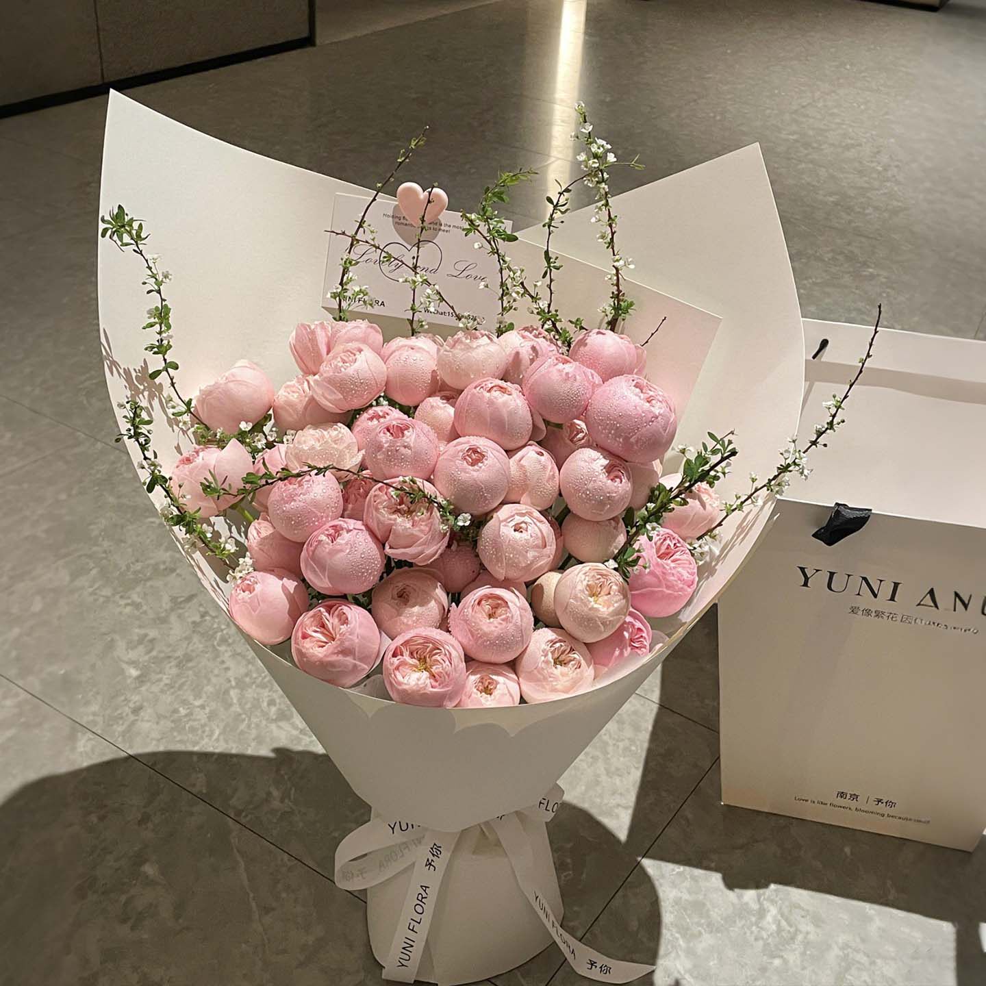 酷皮多头玫瑰鲜花花束同城配送速递女友生日高级感惊喜礼物深圳店