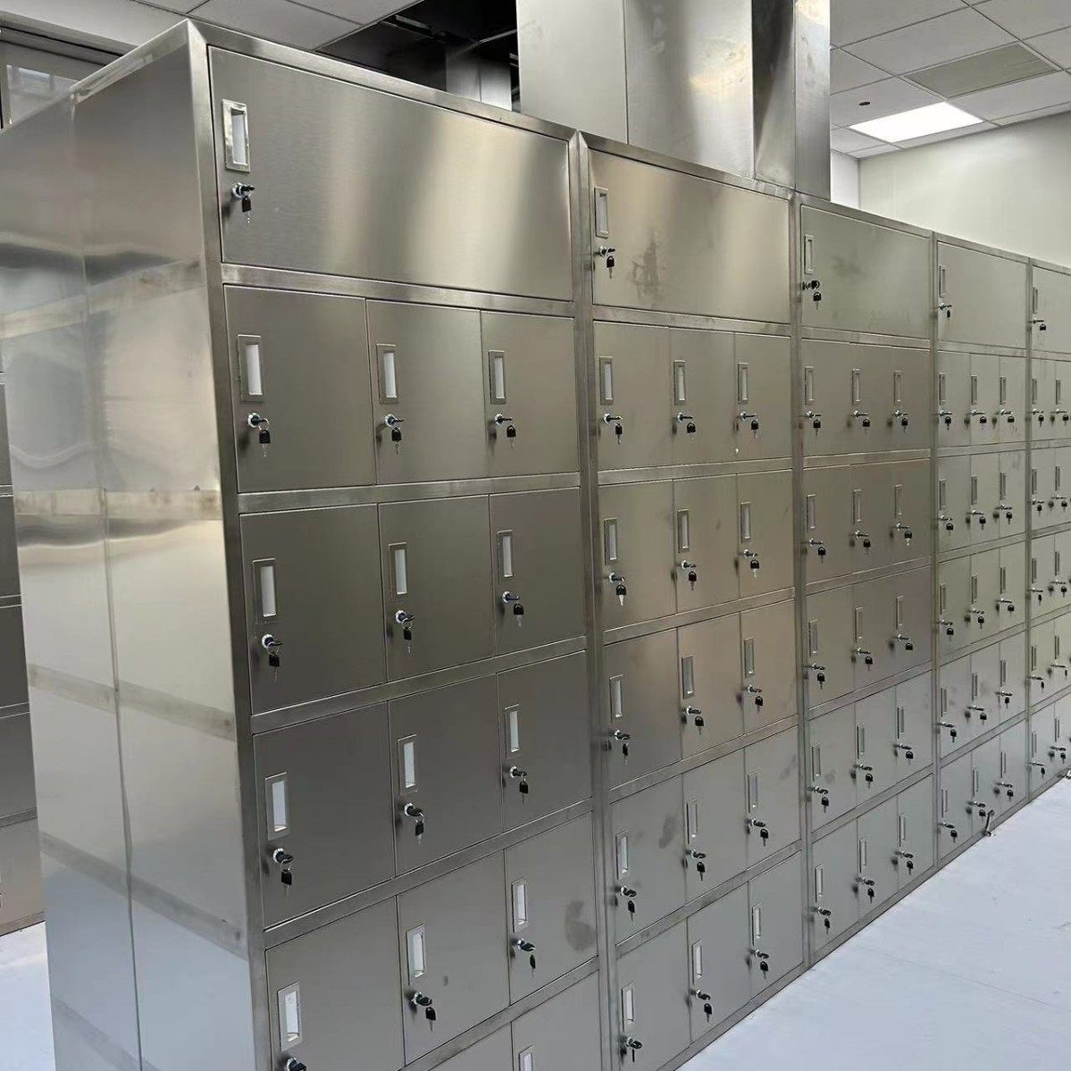 天润销售食品电子无尘净化车间20门不锈钢更衣鞋柜坡顶洁净衣柜厂,模玩/动漫/周边/娃圈三坑/桌游,文化/体育周边,淘宝优惠券,粉丝福利购,淘宝优惠卷