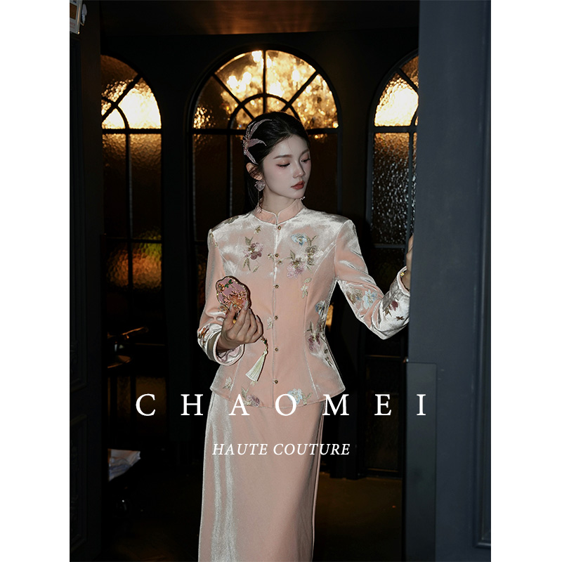 冯（CHAOMEI【桃颜】秋冬新品新中式轻奢粉色丝绒外套半裙套装女
